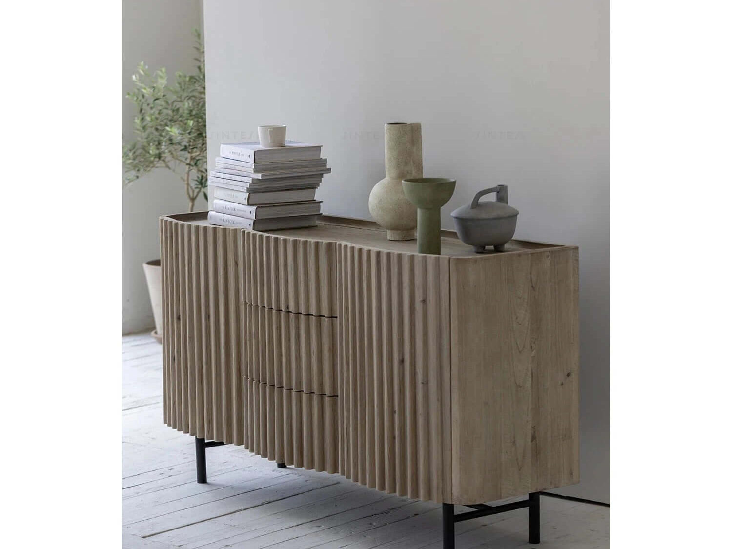 Renzo Cabinet