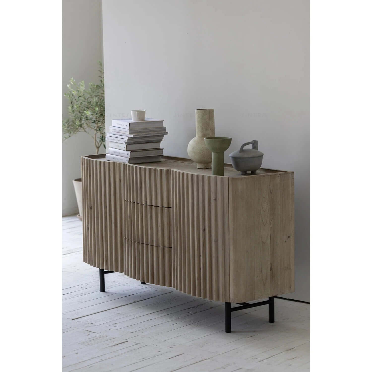 H18715bf07ec54c28aec65ac23e614a9aZ.jpg Renzo Cabinet