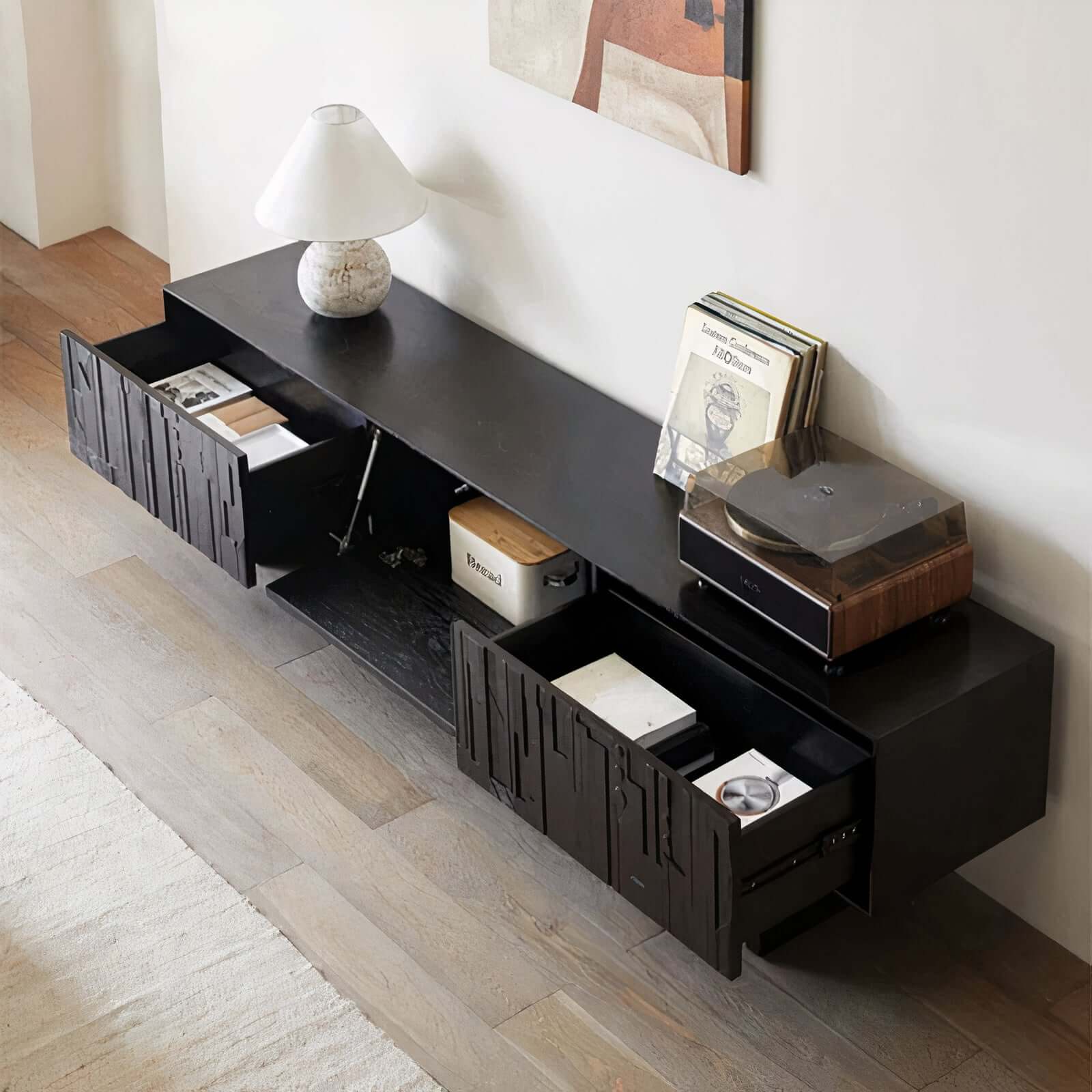 Low, elongated Luca Cabinet