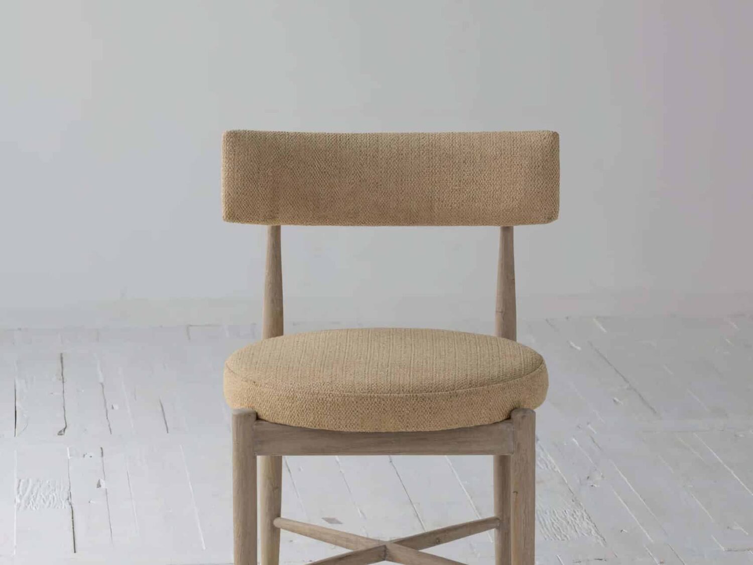 Nimo Scandinavian dining chair