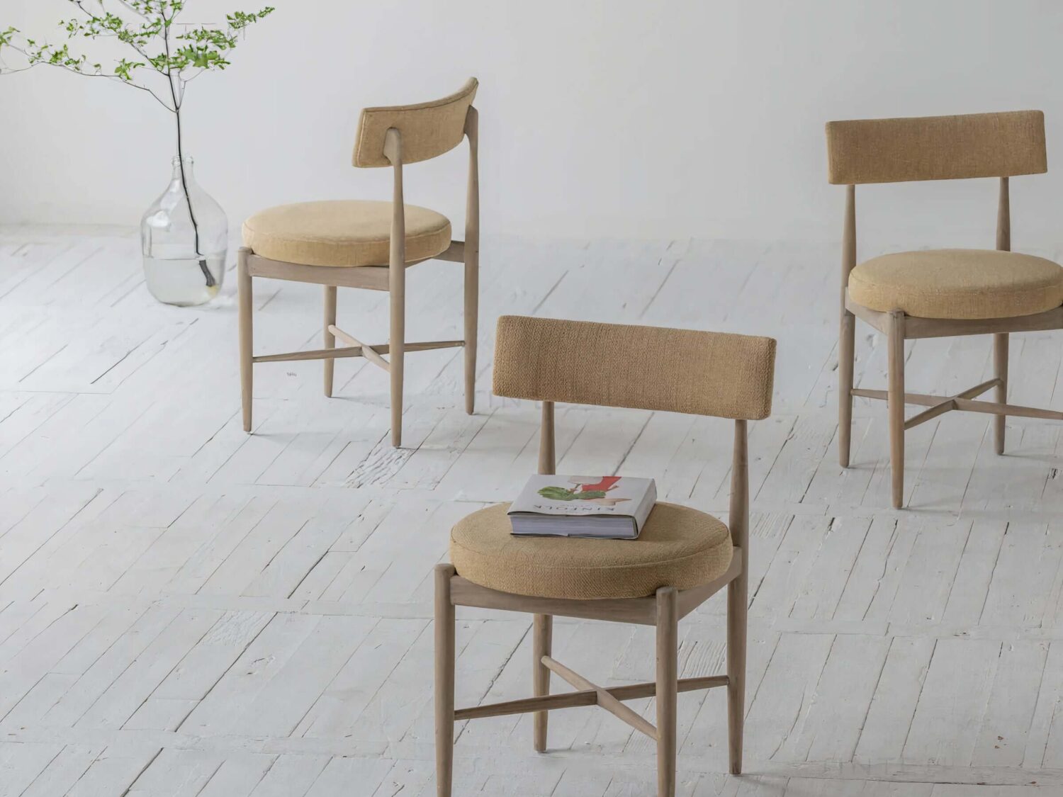 Nimo Scandinavian dining chair