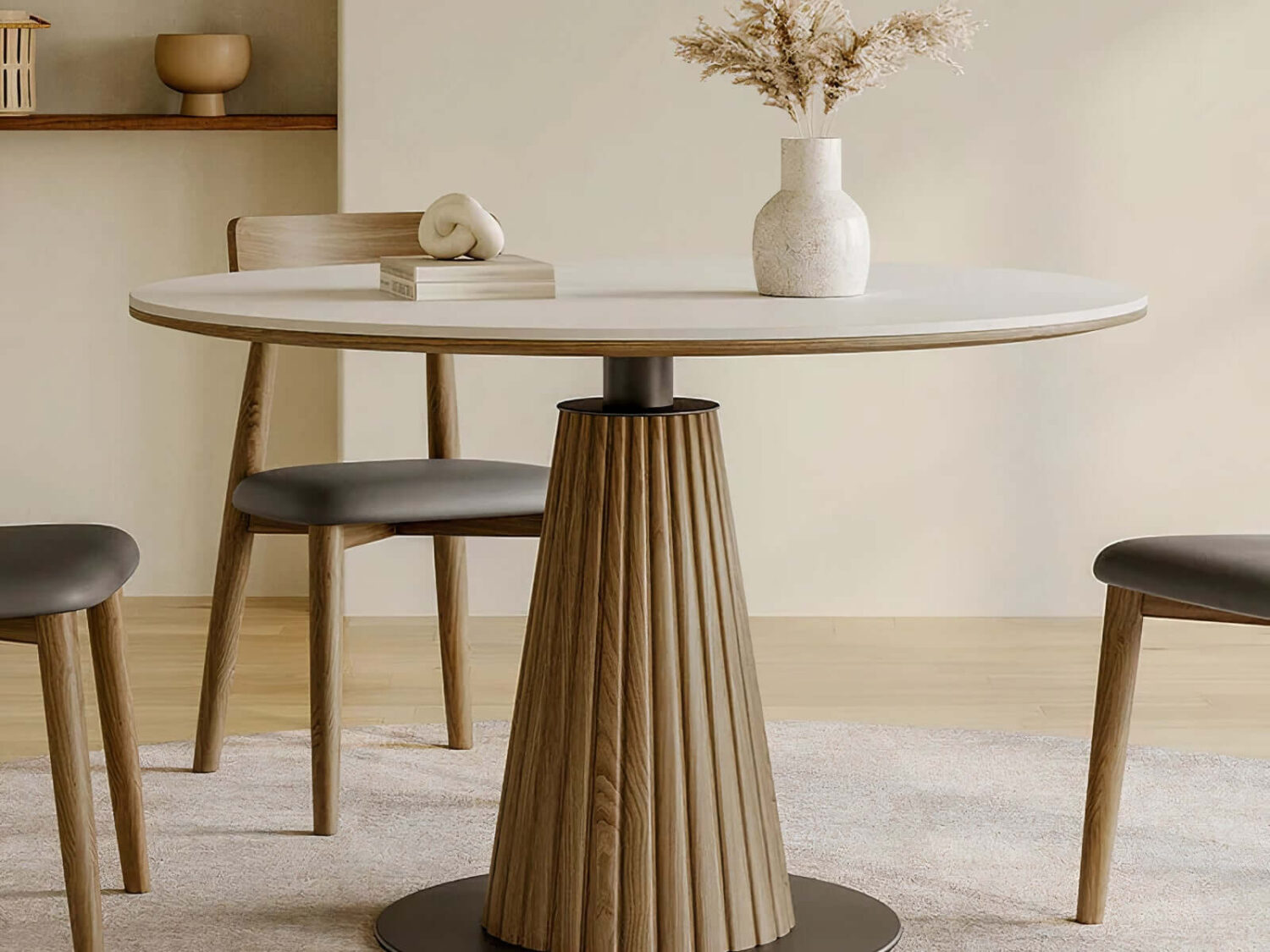 Atala round dining