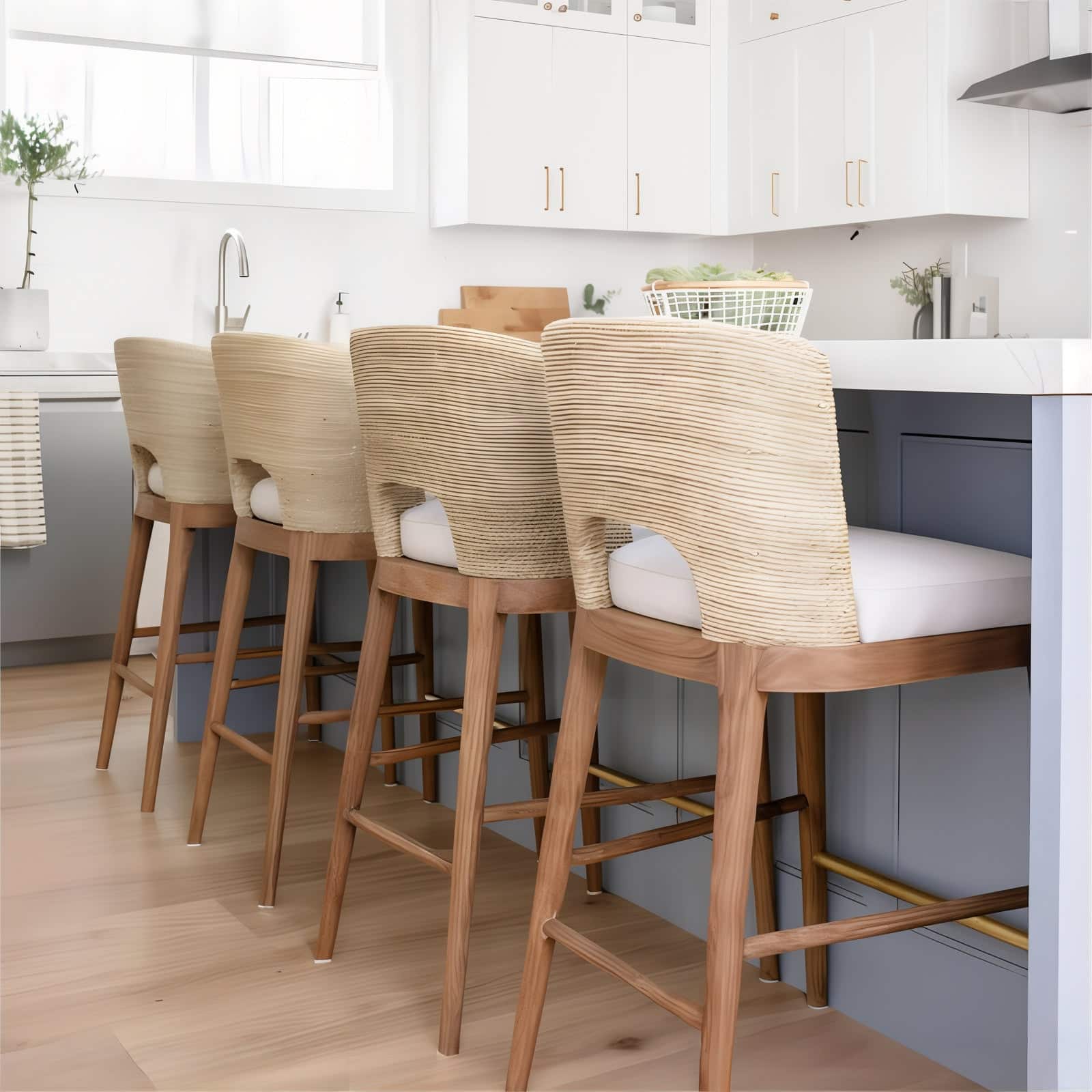 Margot Barstool in