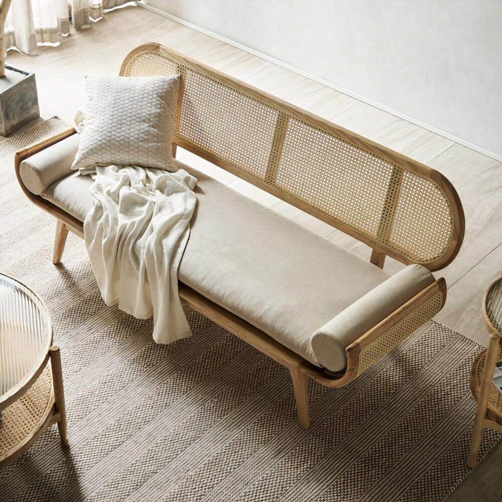 products-1a1bbc35edff43899e0300c632711572_auto_x2_de409f8f-67eb-4ba9-b525-b58b01988a22.jpg Saylor sofa with rounded