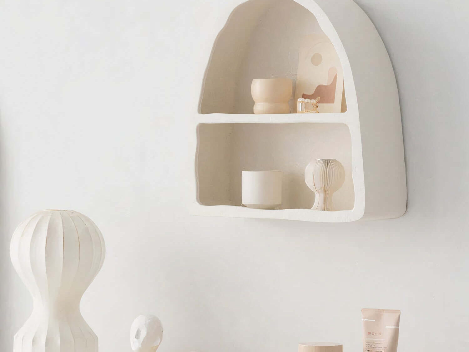 White Leslie cabinet with arched