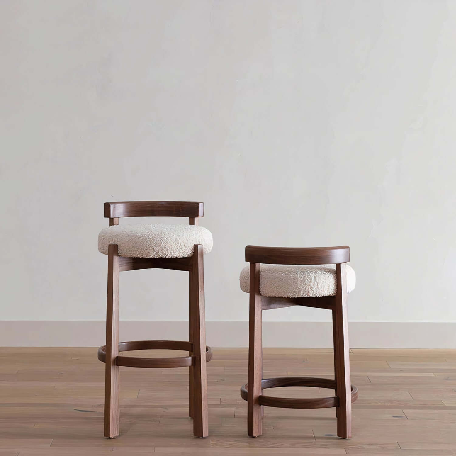 Maisy bar stool with