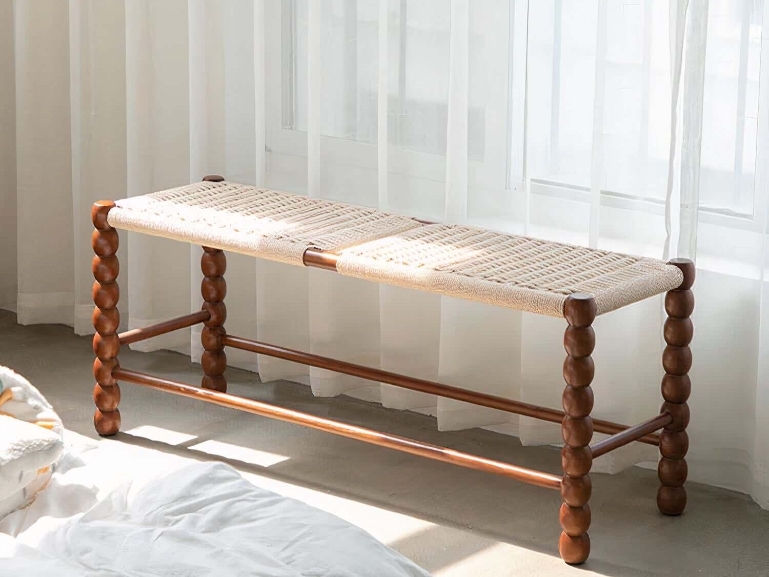 Cielo bench with hand