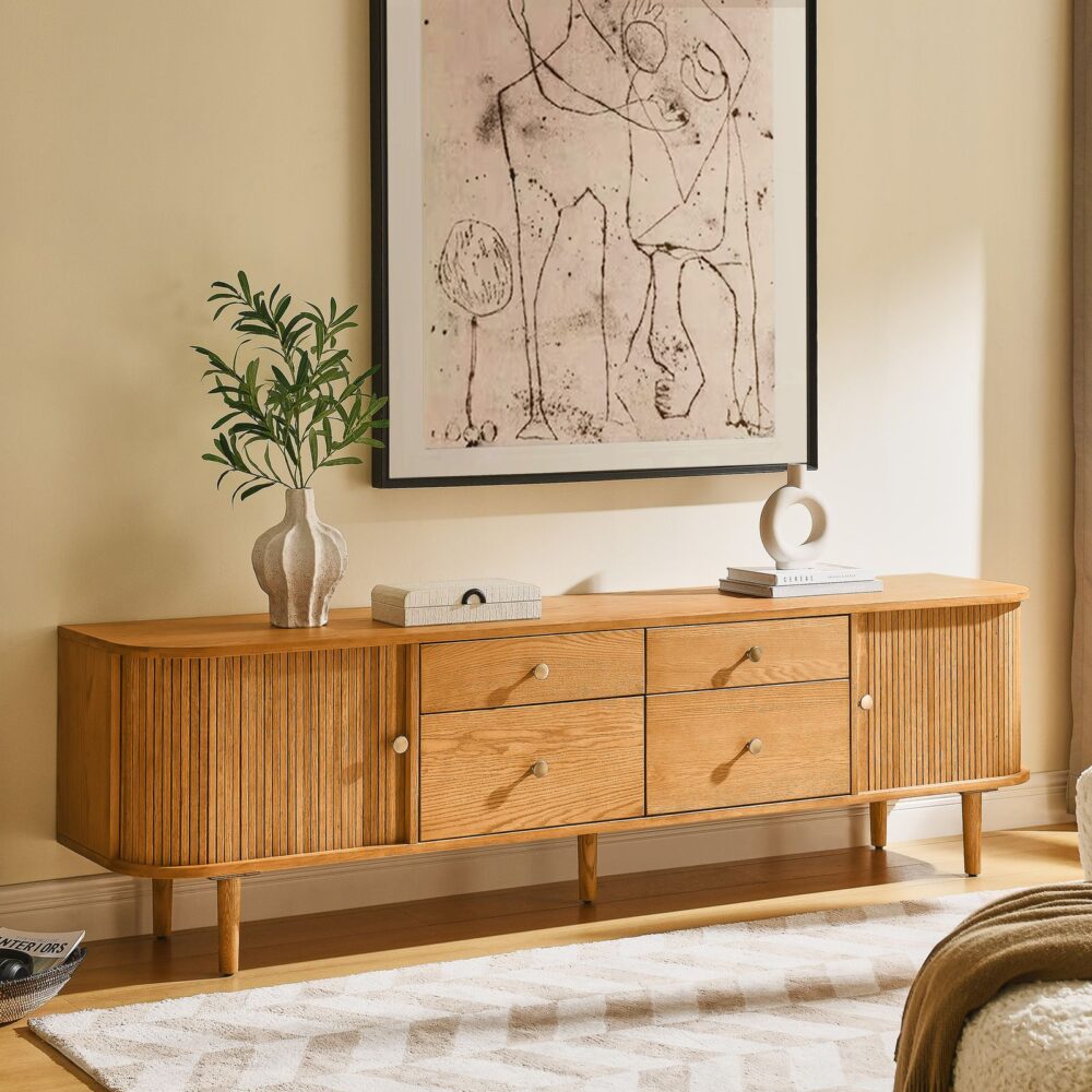 3AF56386-D46F-0061-8C09-4005085D5B91-1 Tristan Ash Media Console