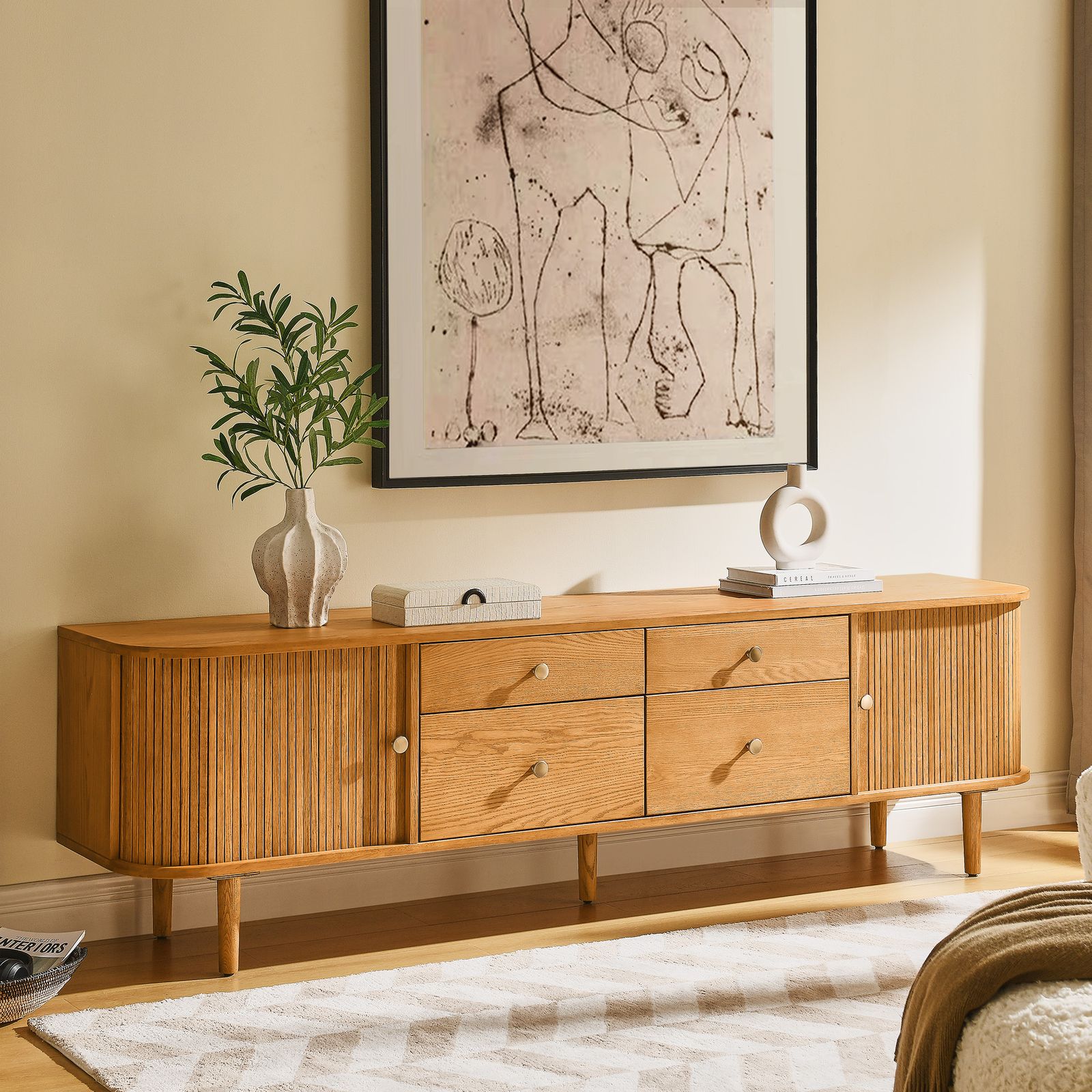 3AF56386-D46F-0061-8C09-4005085D5B91-1 Tristan Ash Media Console