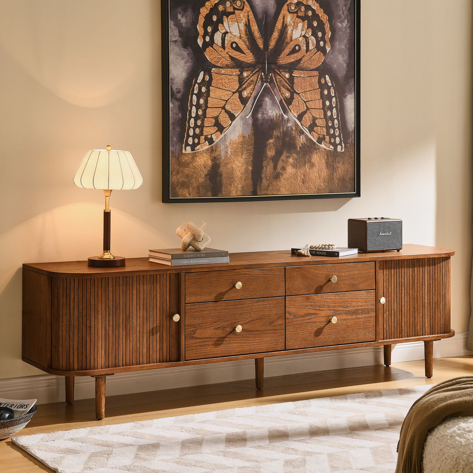 51E1AE00-EF1C-DDFF-0B12-6FD11598C19C-1 Tristan Ash Media Console