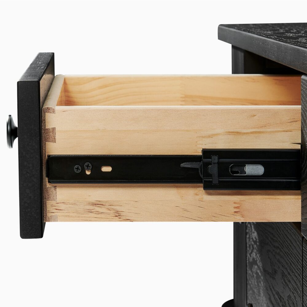 7C831943-B80E-1844-2A64-0BAD09384EB3-1 Tristan Ash Media Console