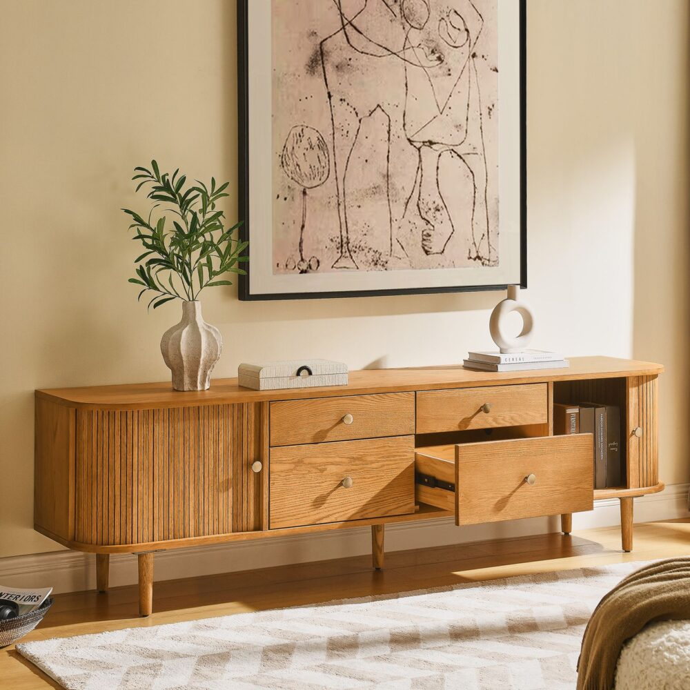 C2EB049C-C945-934D-D931-F84FB7CE1607-1 Tristan Ash Media Console