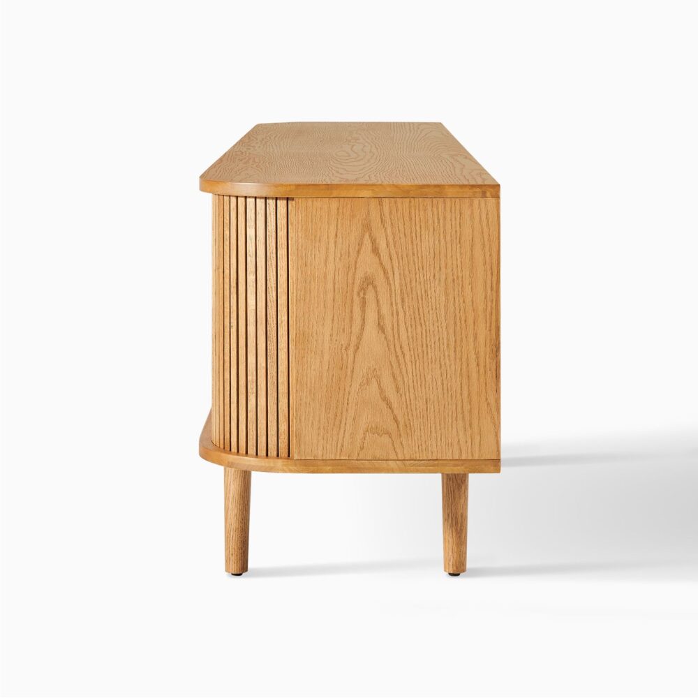 D8FCCA2F-6511-DB09-2CD4-7BCBEC6CC250-1 Tristan Ash Media Console