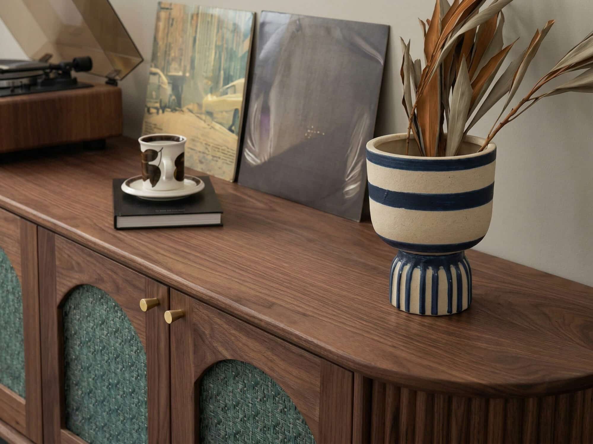 Mid-Century Walnut Wood TV Stand with Storage Cabinet 相册图 #4 resized